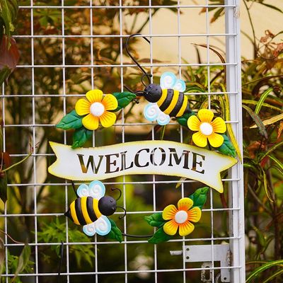 Garden Metal Wall Hanging Ornaments Handmade Bee Pattern Welcome Slogan