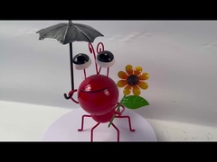 小さい金属の蟻の庭の装飾のさびない多色刷りの金属の蟻のヤードの芸術